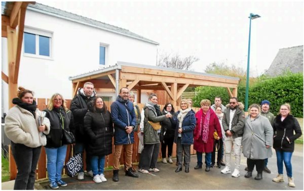 Finistère Habitat, le Département et la commune remettent les clés des 6 nouveaux logements, à Roscoff